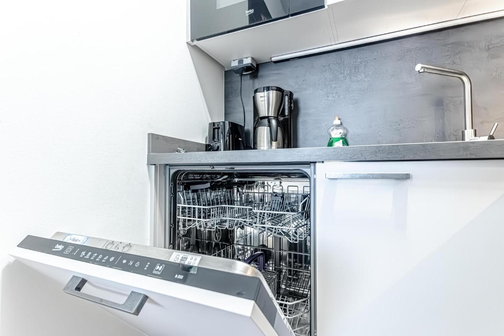 דירות וינה Charming 1Br, Steps From Reumannplatz U1 מראה חיצוני תמונה